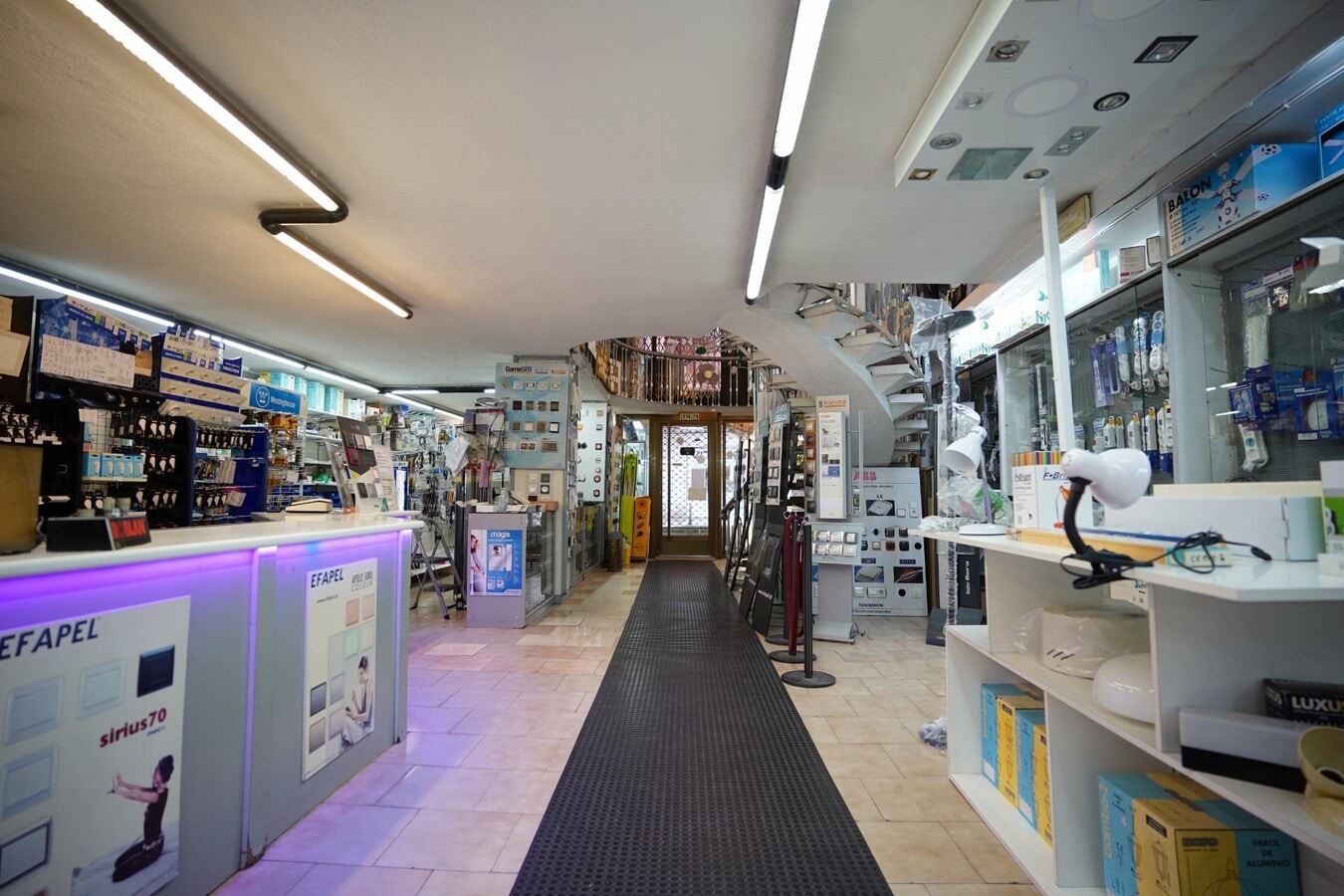 Valladolid, VLL 47004 - Unit IZ - - Interior Photo - Image 1 of 22