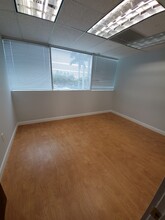 1111 Park Centre Blvd, Miami Gardens, FL for rent Interior Photo- Image 1 of 9