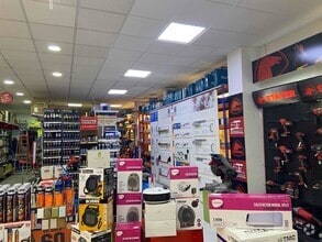 Retail in Alcobendas, Madrid to rent Interior Photo- Image 2 of 6