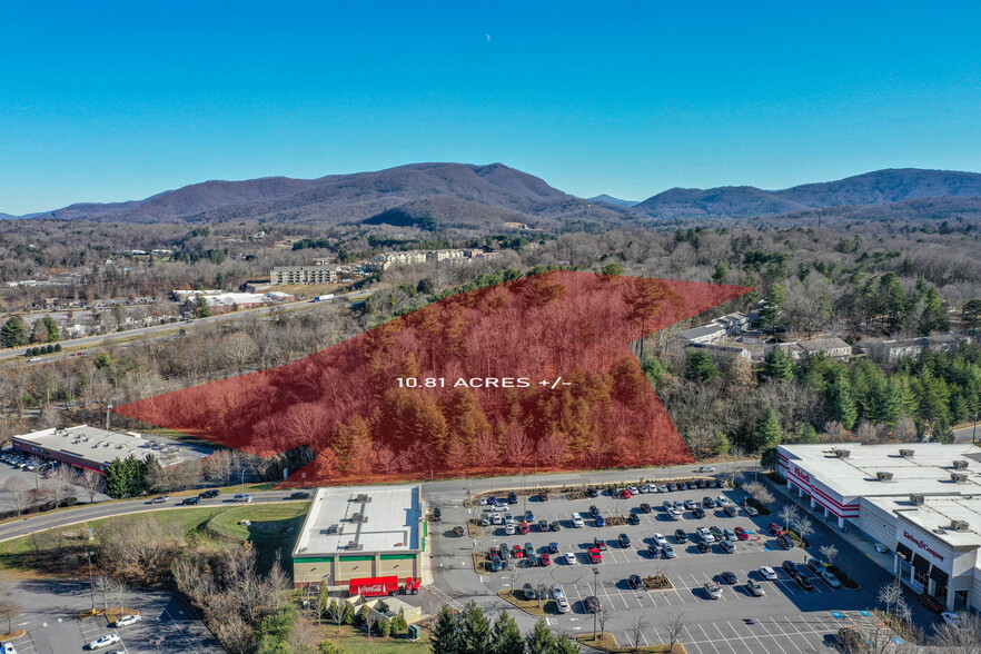 110 River Hills Rd, Asheville, NC for sale - Primary Photo - Image 1 of 10