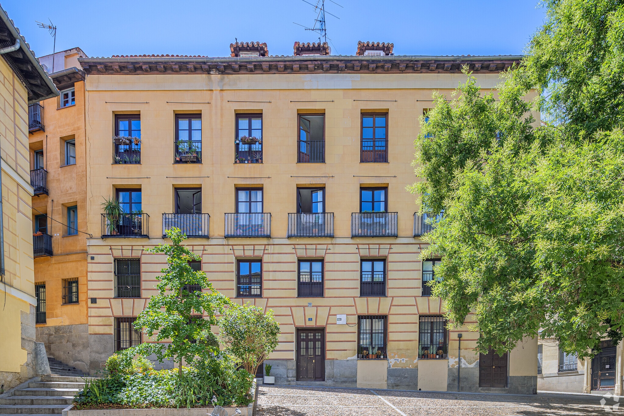 Retail in Madrid, Madrid to rent Primary Photo- Image 1 of 4