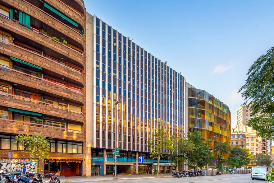 Carrer d'Aragó, 208, Barcelona, Barcelona to rent - Building Photo - Image 2 of 2