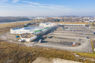 101-123 Blossom Centre Blvd, Willard, OH - AERIAL  map view