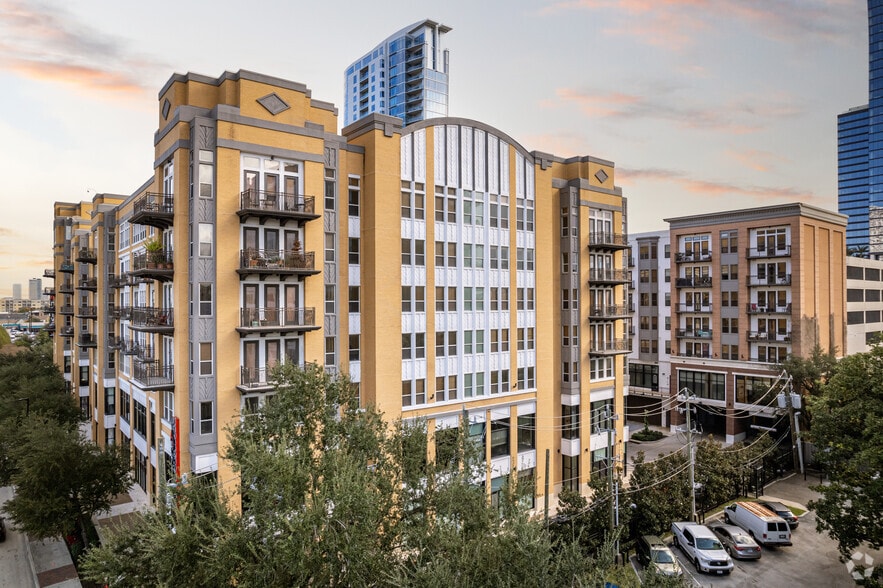 2800 Kirby Dr, Houston, TX to rent - Building Photo - Image 2 of 36