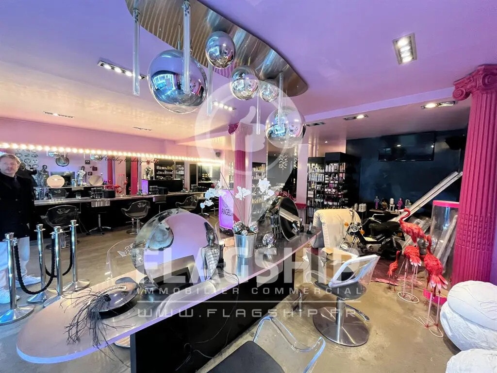 Location Commerce 220 m² - Photo 1