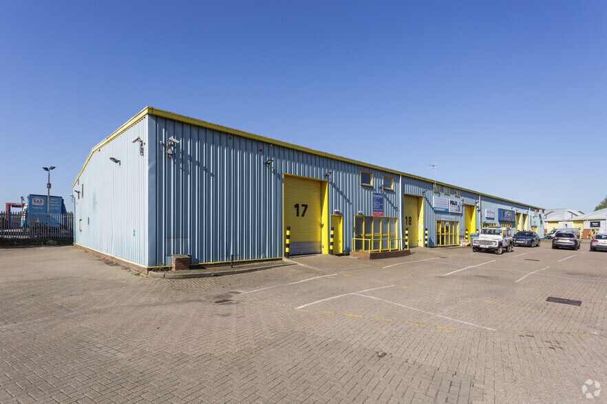 17-21 Sanderson Way, Tonbridge for sale - Building Photo - Image 1 of 1