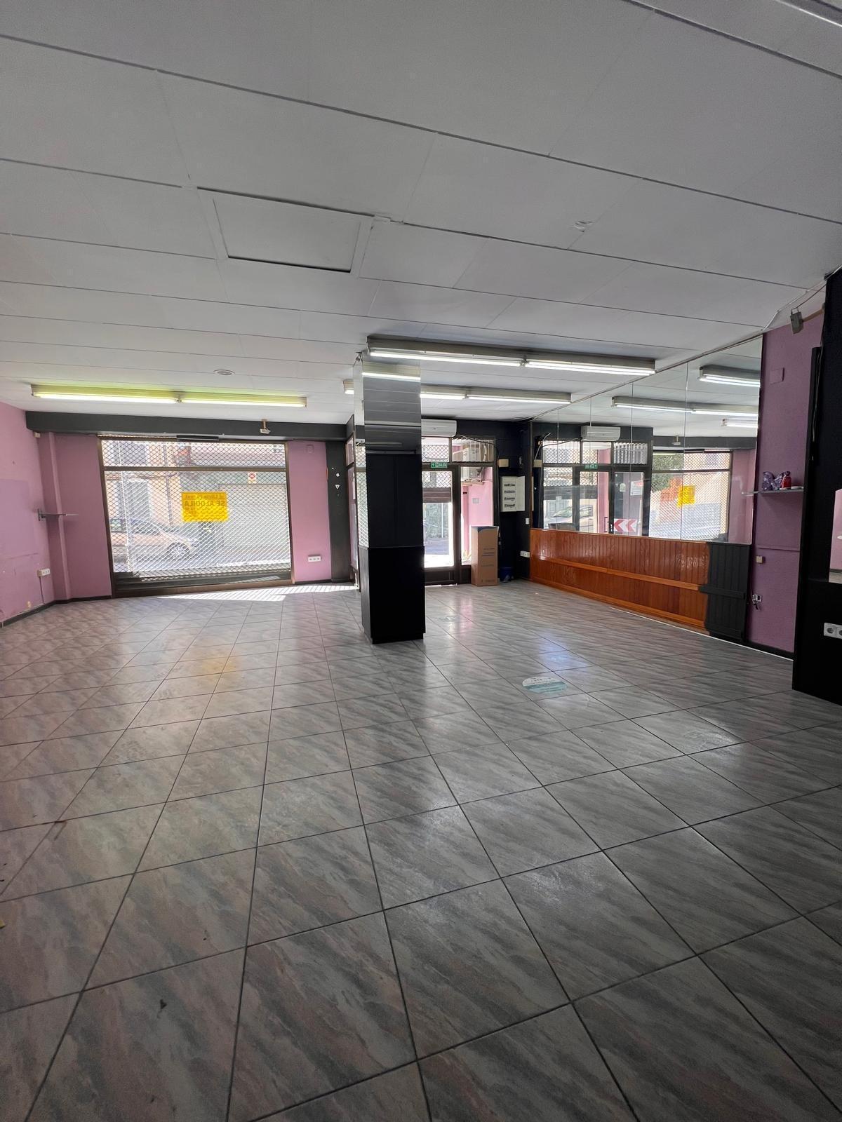 Retail in Llíria, Valencia to rent Interior Photo- Image 1 of 6