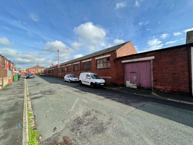 East Park Vw, Leeds for sale Primary Photo- Image 1 of 1