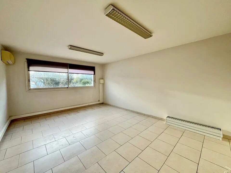 Location Bureaux 24 m² - Photo 1