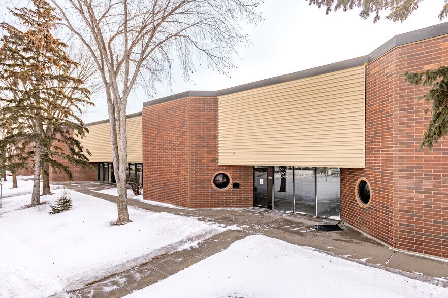 17559 108 Av NW, Edmonton, AB for sale - Primary Photo - Image 1 of 1