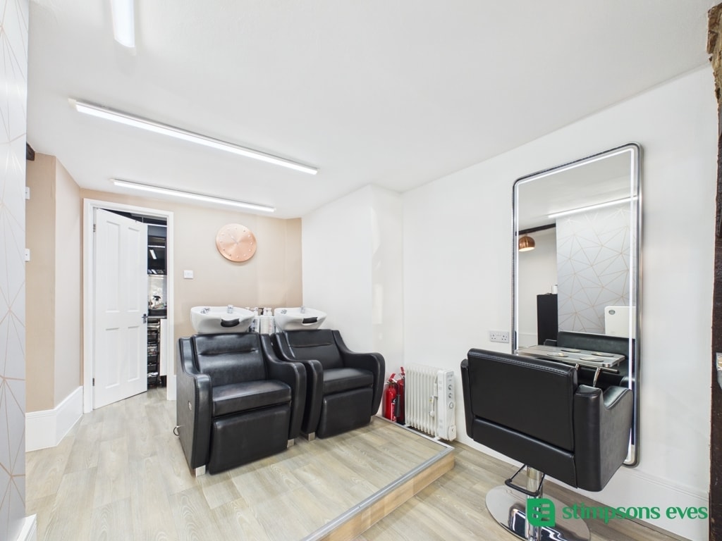 19 High St, Newport Pagnell to rent Interior Photo- Image 1 of 5