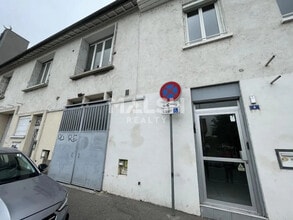 Light Industrial in Lyon to rent Building Photo- Image 1 of 29