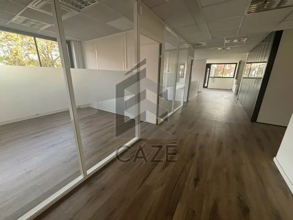 Location Bureaux 266 m² à 553 m² - Photo 1