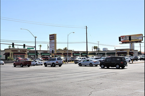 3300 S Decatur Blvd, Las Vegas, NV for rent - Primary Photo - Image 1 of 4