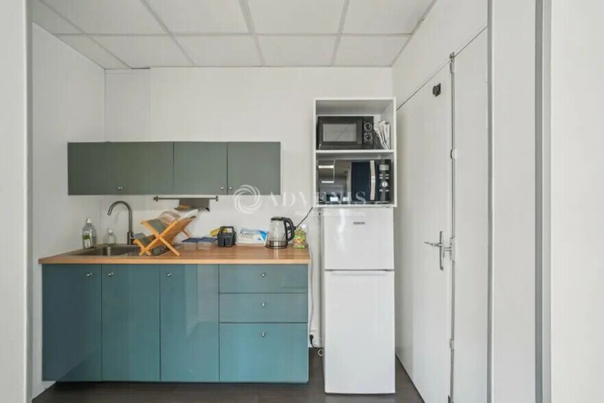 Office in Noisy-le-Grand to rent - Interior Photo - Image 3 of 12