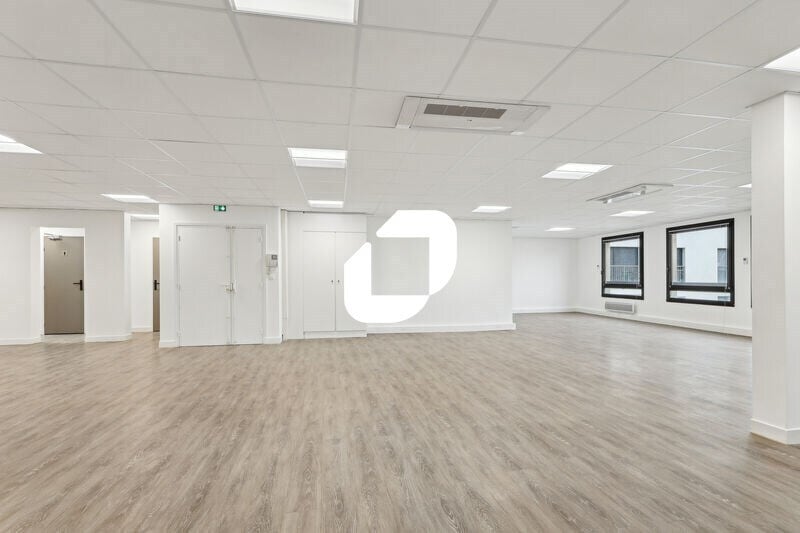 98-100 Avenue Aristide Briand, Montrouge to rent - Building Photo - Image 3 of 24