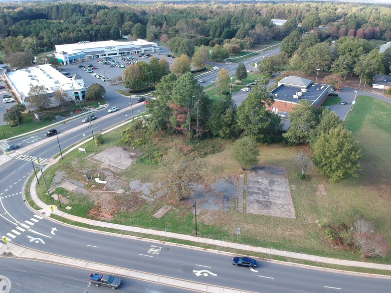 13101 Idlewild Rd, Matthews, NC for rent - Aerial - Image 1 of 4