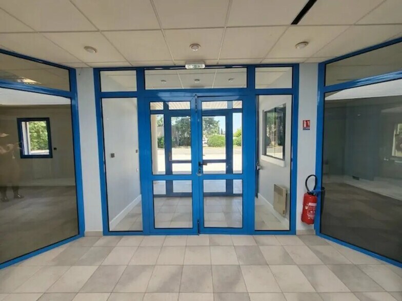 Office in Avignon to rent - Building Photo - Image 3 of 12