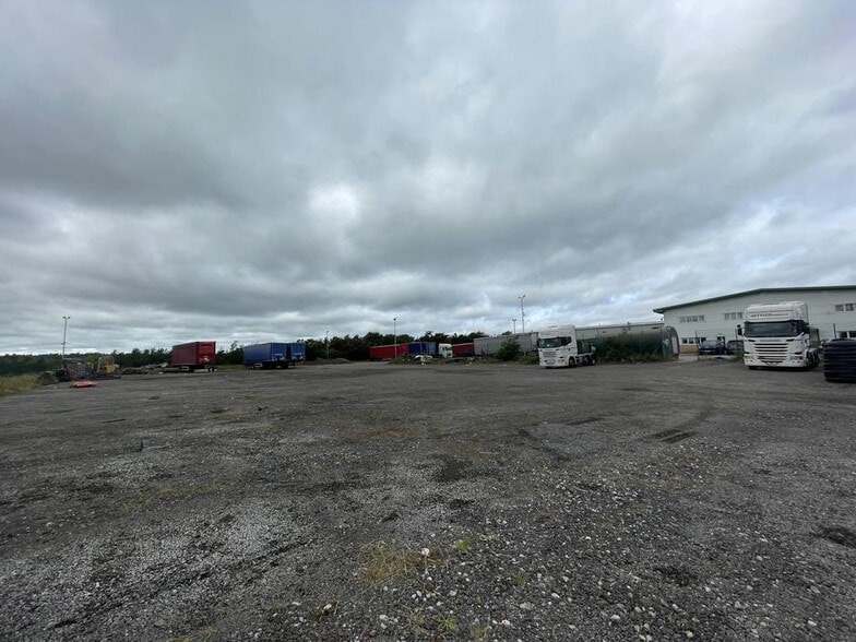 Prospect Way, Biddulph to rent - Building Photo - Image 3 of 6