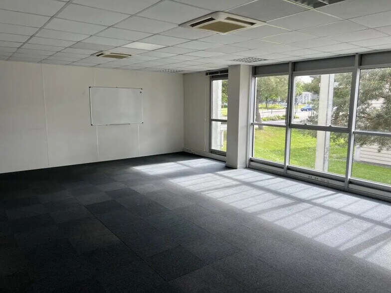 Office in Nantes to rent - Interior Photo - Image 2 of 9