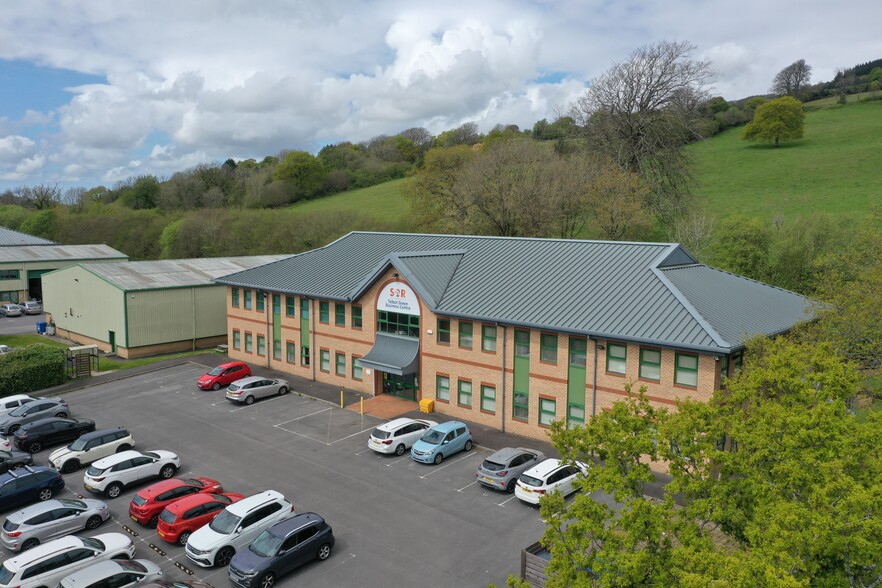 Heol Y Twyn, Pontyclun to rent - Building Photo - Image 2 of 7