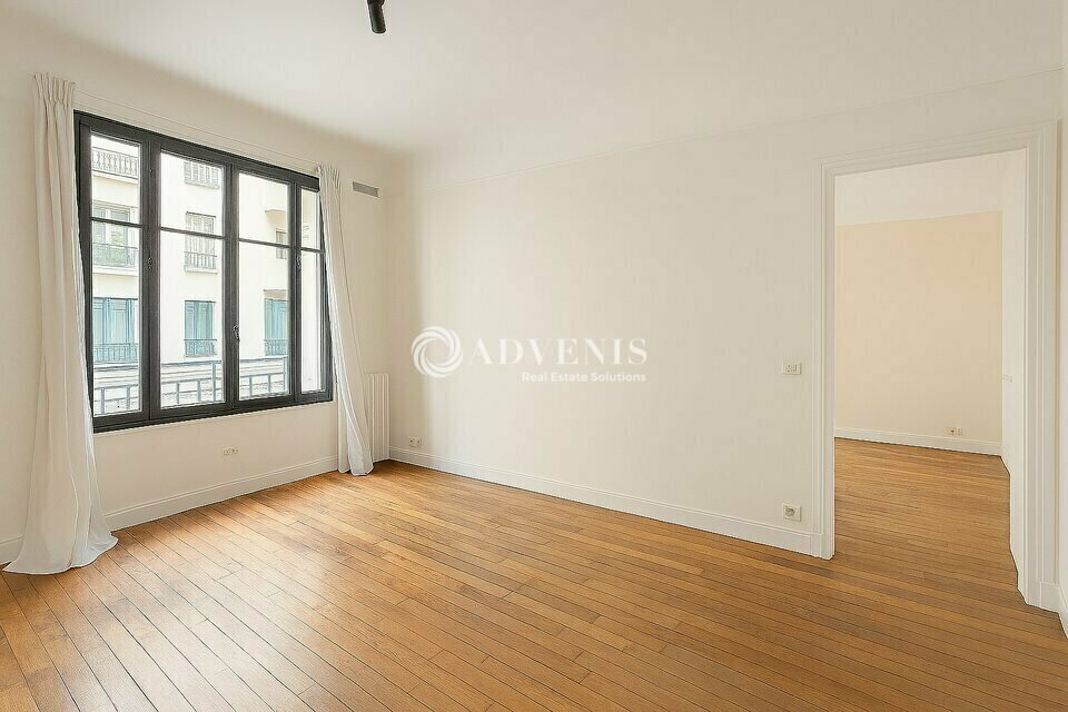 Office in Boulogne-Billancourt to rent Interior Photo- Image 1 of 7