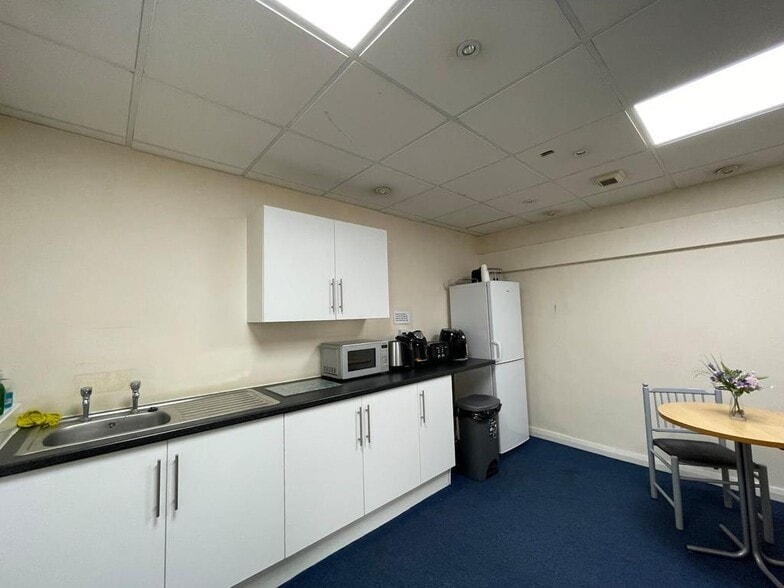 Old Whieldon Rd, Stoke On Trent to rent - Building Photo - Image 2 of 11