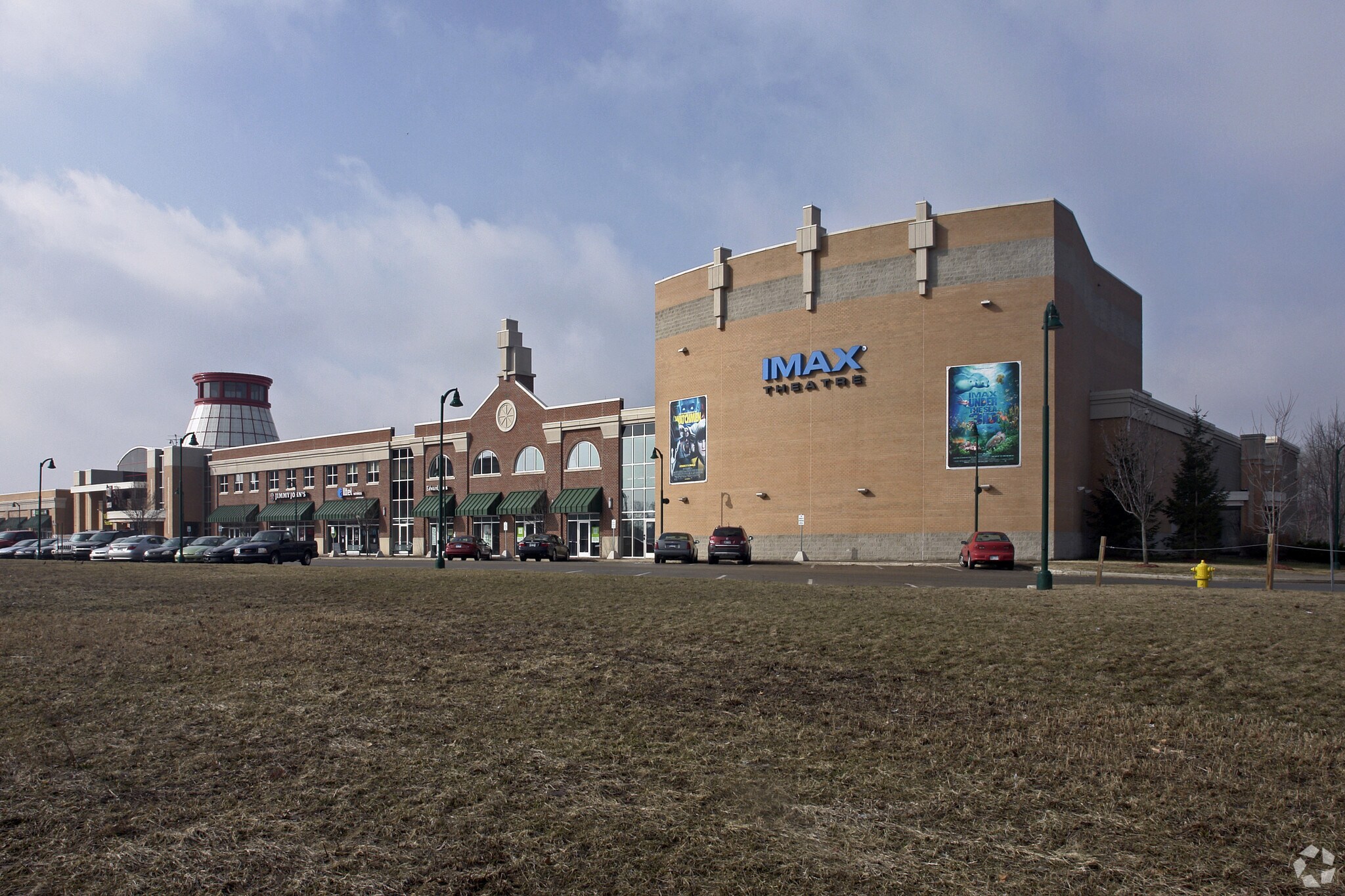 2121 NE Celebration Ave, Grand Rapids, MI to rent Primary Photo- Image 1 of 12