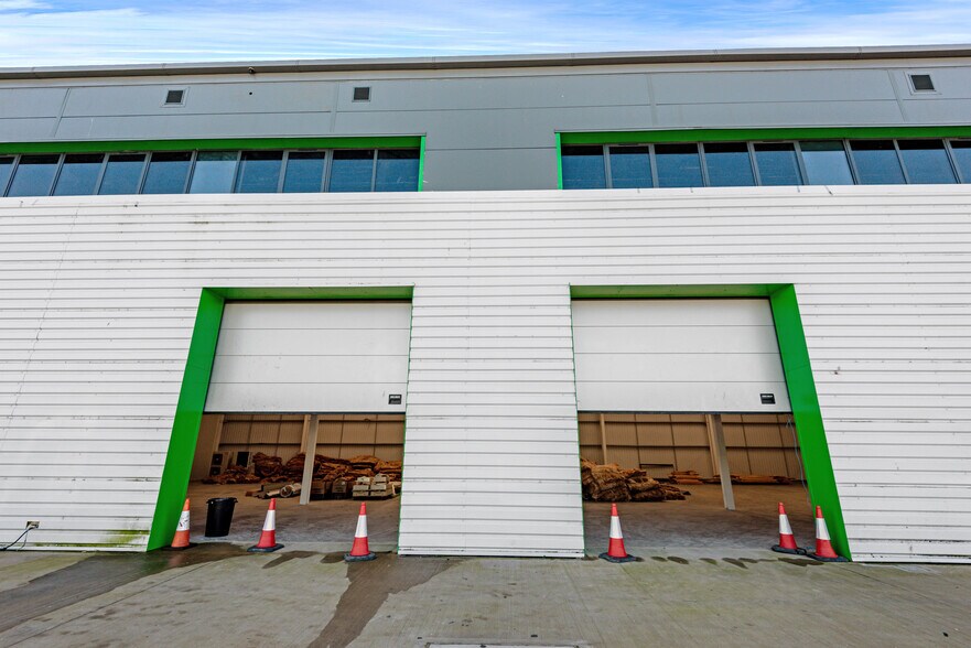 3A-3G Bankhead Av, Edinburgh to rent - Building Photo - Image 3 of 26