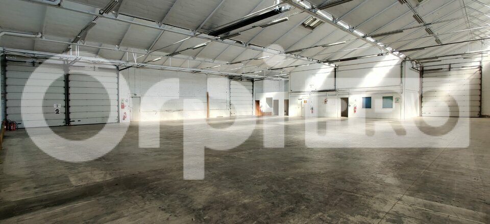 Light Industrial in Massy to rent Interior Photo- Image 1 of 7