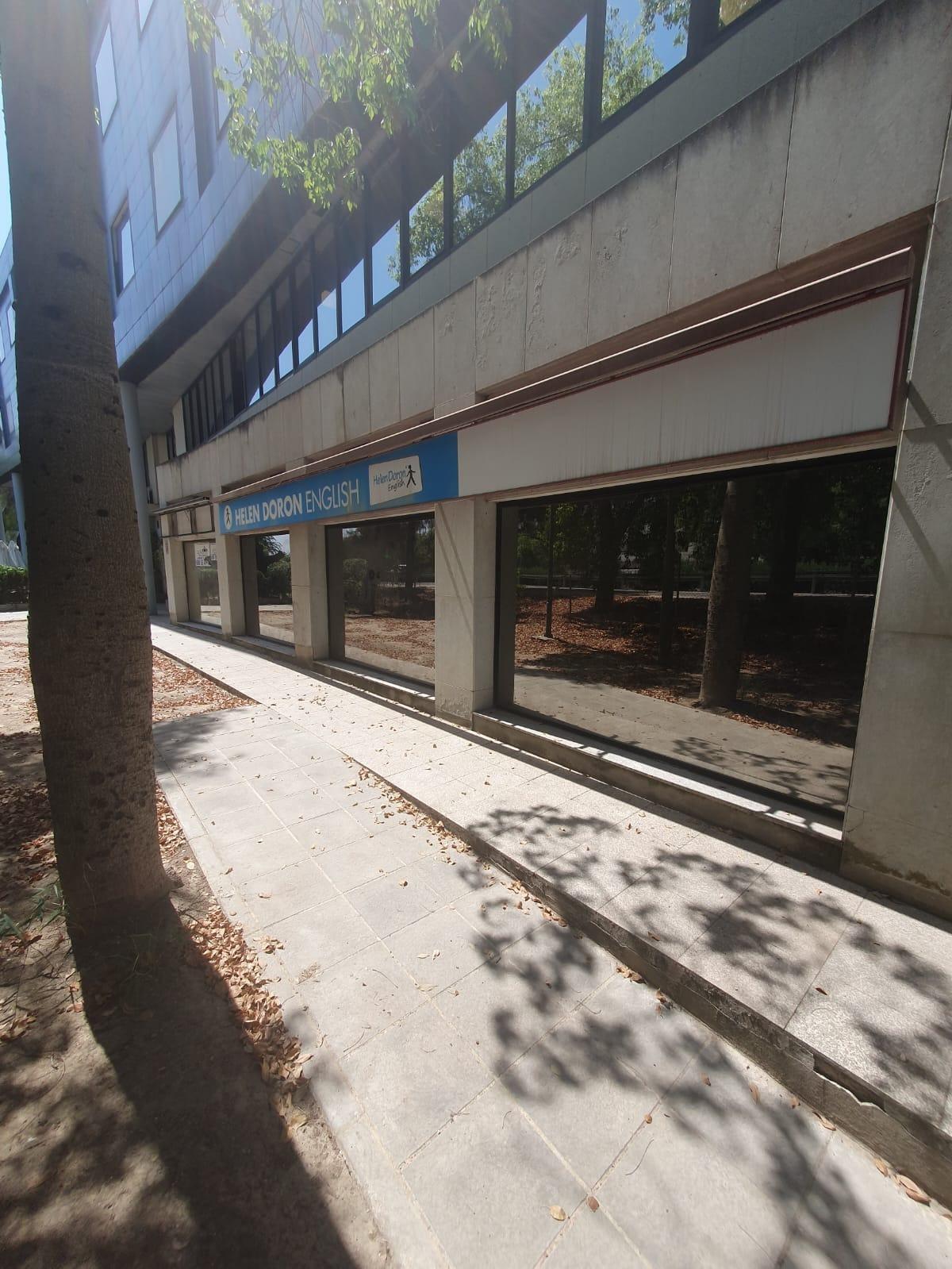 Retail in SEVILLA, Sevilla to rent Building Photo- Image 1 of 7