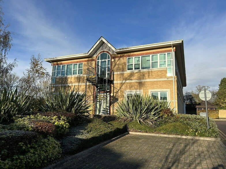 Pincents Ln, Reading for sale - Building Photo - Image 3 of 12