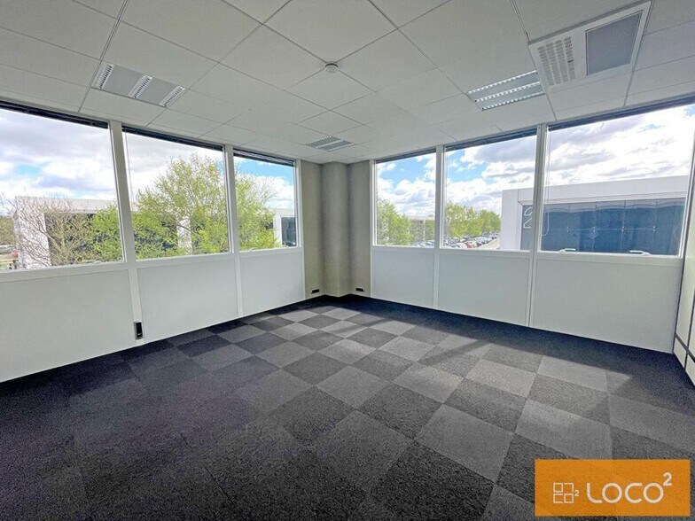 298 Allée Du Lac, Labège to rent - Building Photo - Image 3 of 20
