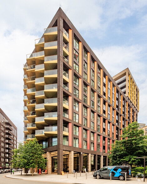 6-12 Charles Clowes Walk, London to rent - Building Photo - Image 2 of 2