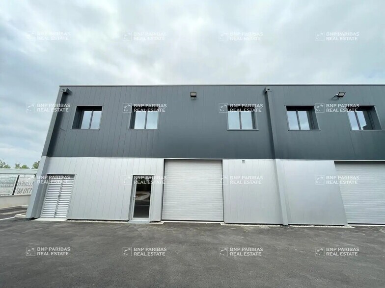 Light Industrial in Cugnaux to rent - Building Photo - Image 1 of 21