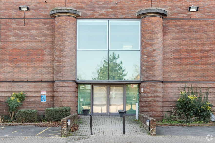 2410 Aztec W, Almondsbury to rent - Primary Photo - Image 3 of 4