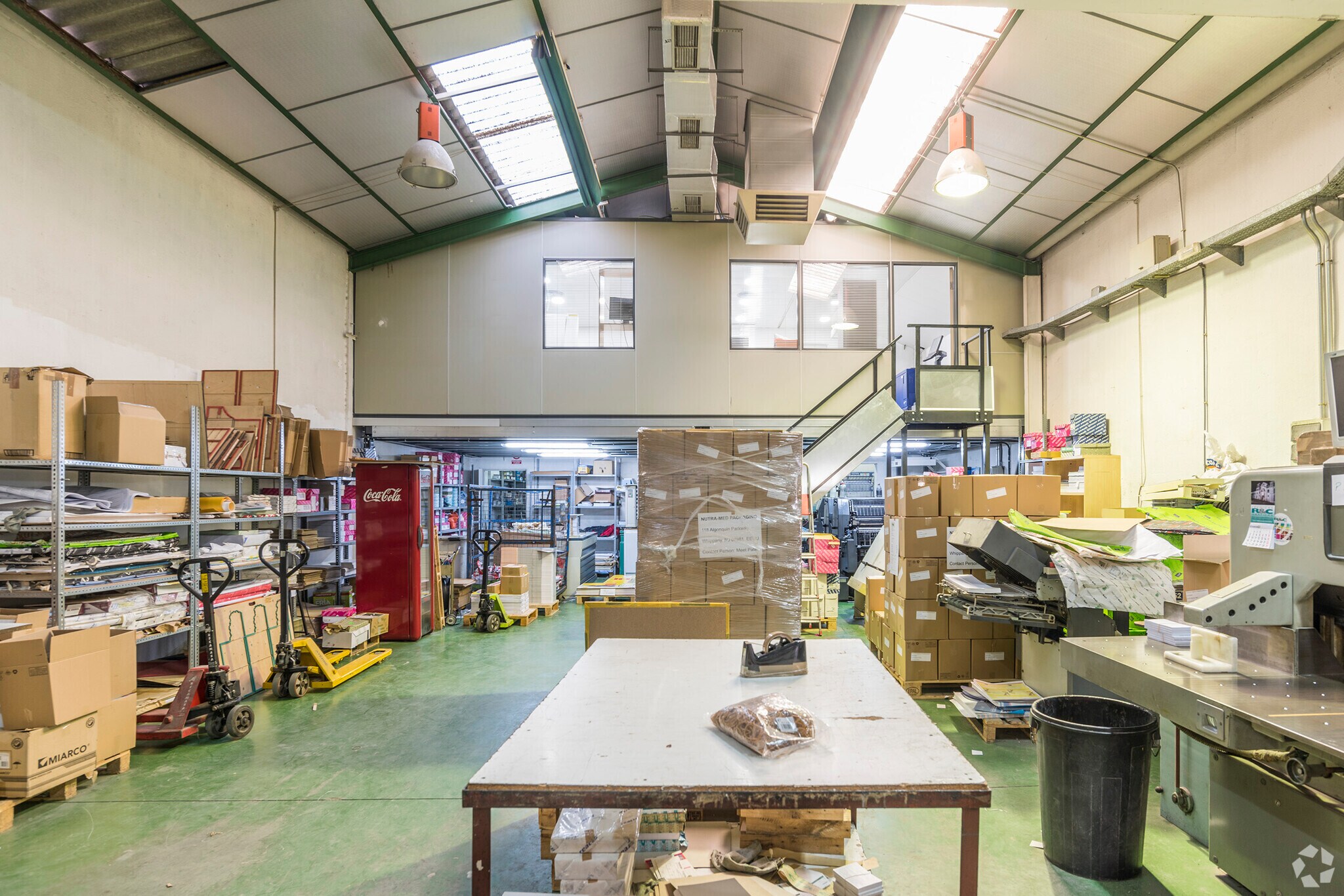 Industrial in San Fernando de Henares, Madrid for sale Primary Photo- Image 1 of 1