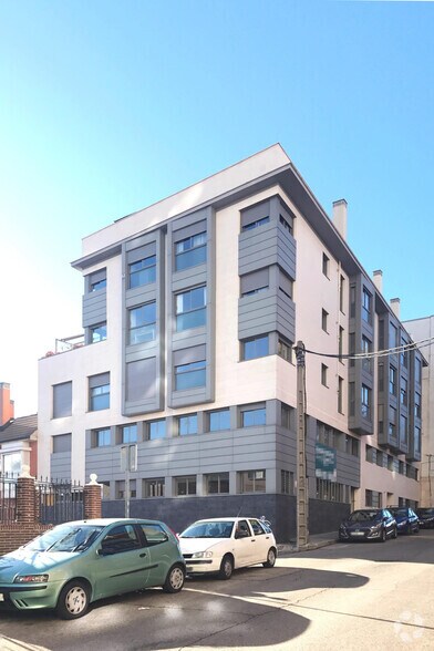 Calle Andorra, 22, Madrid, Madrid to rent - Building Photo - Image 2 of 2