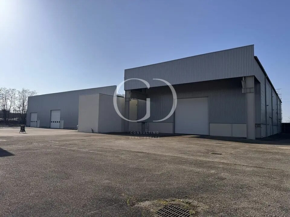Light Industrial in Saint-Priest for sale Building Photo- Image 1 of 11