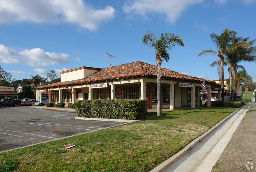 5517-5527 Mission Rd, Bonsall, CA for rent - Primary Photo - Image 1 of 8