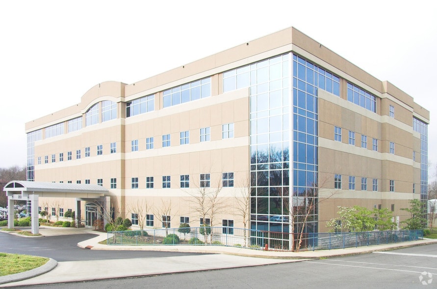 2253 Chambliss Ave, Cleveland, TN to rent - Building Photo - Image 2 of 23