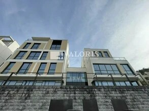 Office in Lyon to rent Building Photo- Image 1 of 11