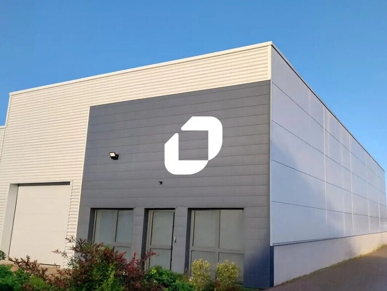 Light Industrial in Thouaré-sur-Loire to rent - Building Photo - Image 2 of 6