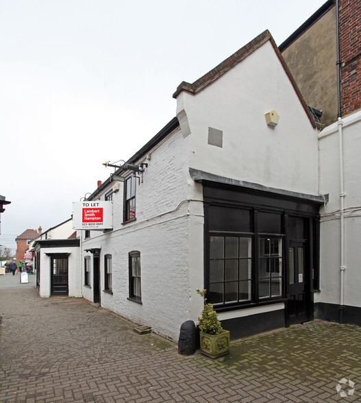 Angel Courtyard, Lymington for rent - Primary Photo - Image 1 of 2