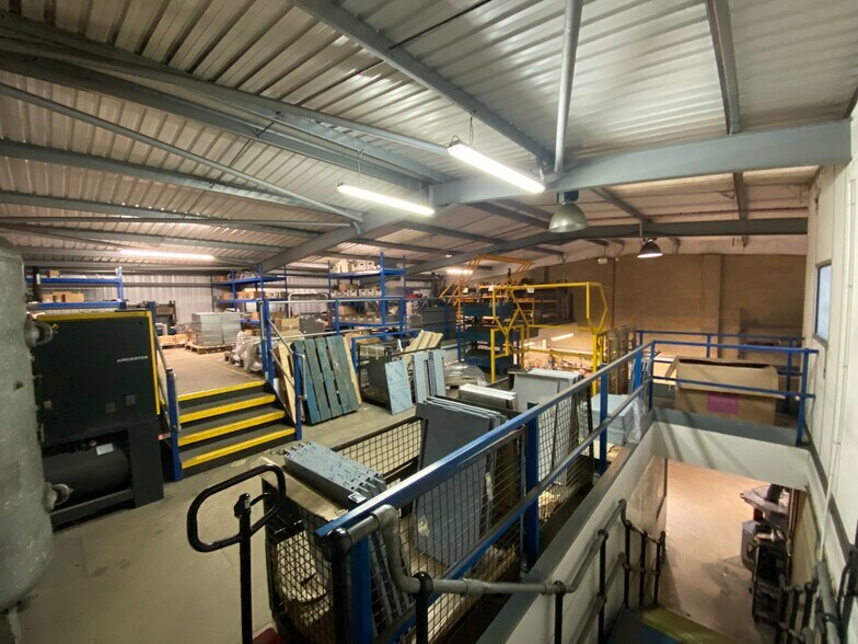 Sandleheath Industrial Estate, Sandleheath to rent - Building Photo - Image 3 of 3