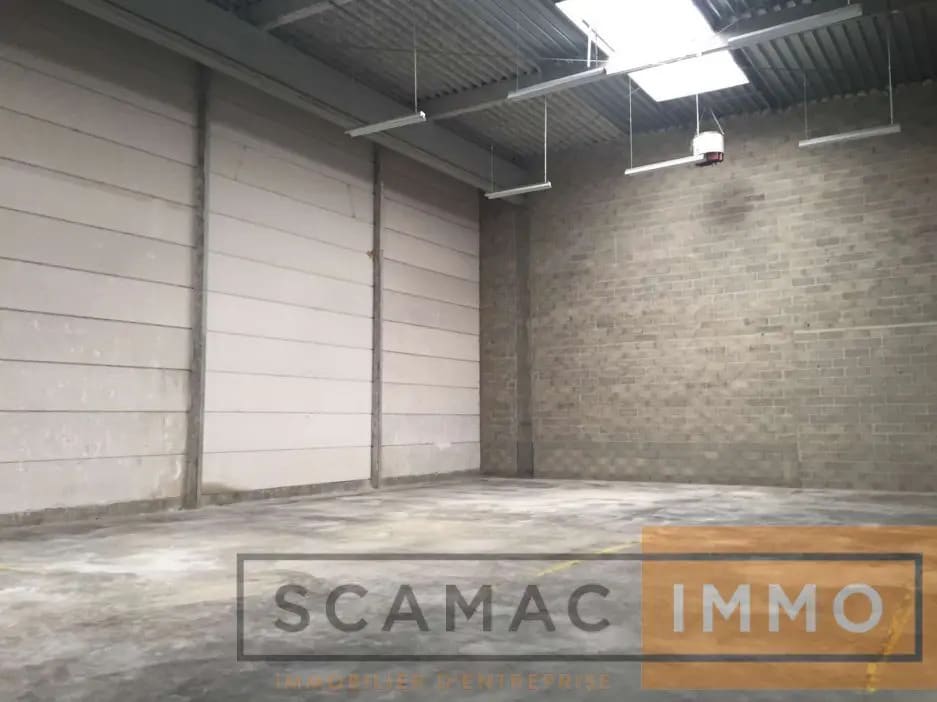 Location Entrepôt 483 m² à 1 500 m² - Photo 1