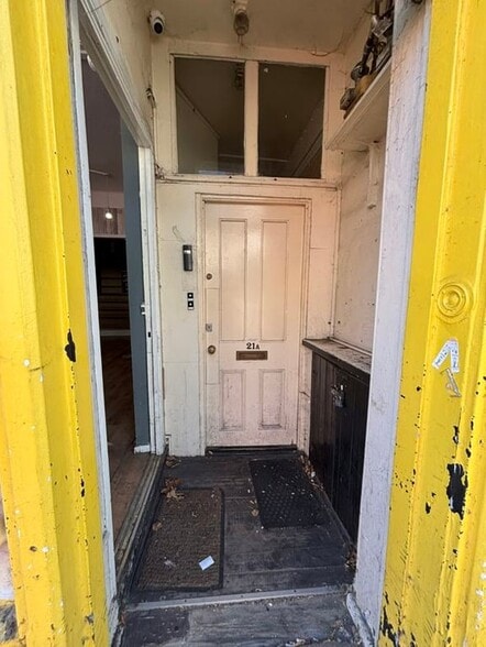 21 Station St, Spalding for sale - Interior Photo - Image 2 of 19