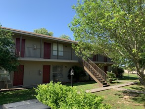 1510 Garner Field Rd, Uvalde, TX for sale Building Photo- Image 1 of 1