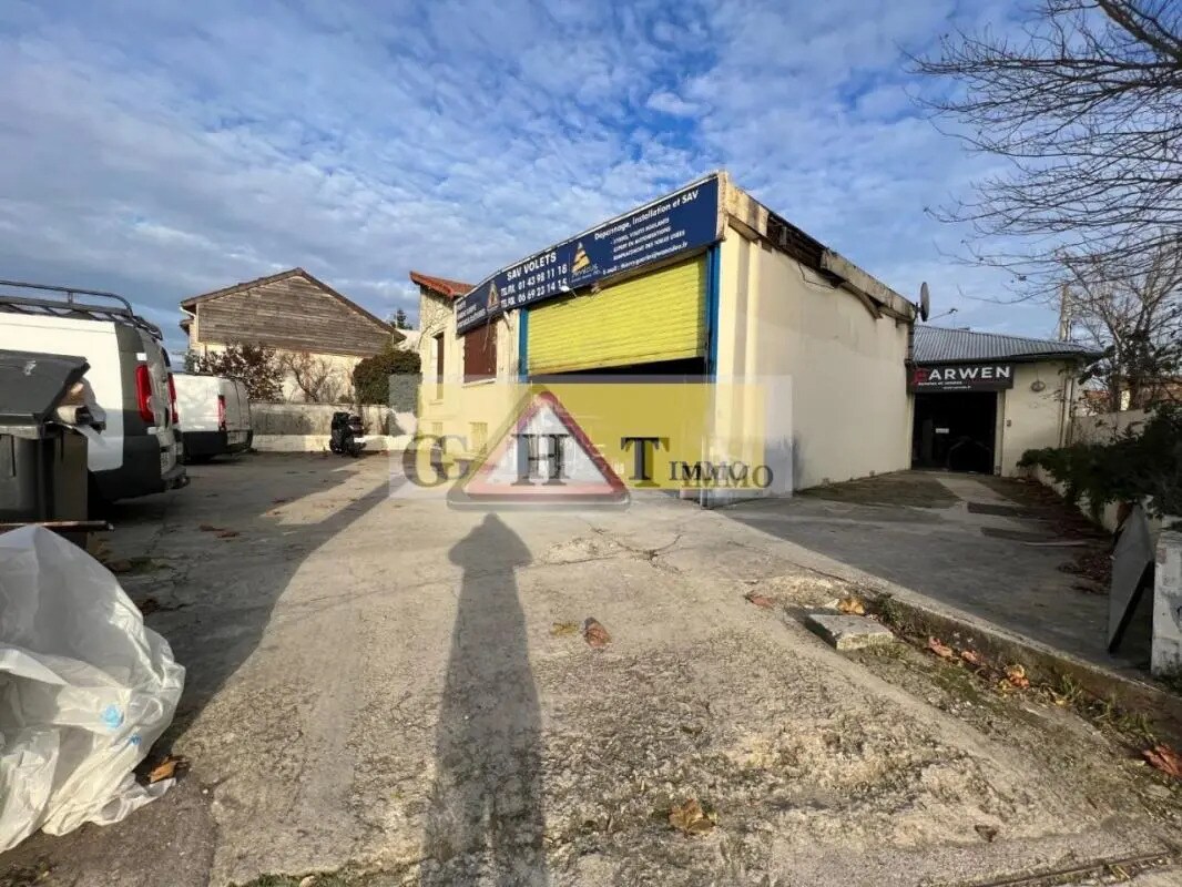 Industrial in Champigny-sur-Marne for sale Building Photo- Image 1 of 3