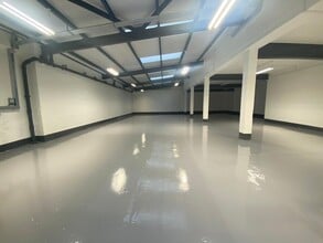 16 Andre St, London to rent Interior Photo- Image 1 of 3